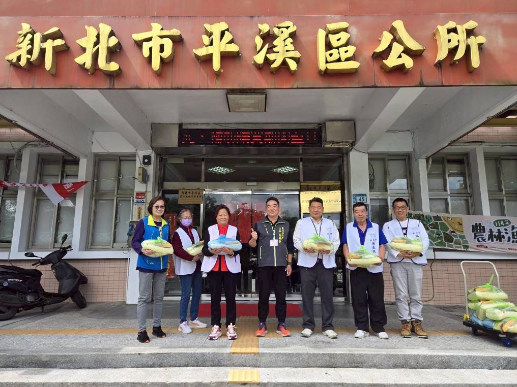 顯龍愛心關懷慈善會捐贈物資01