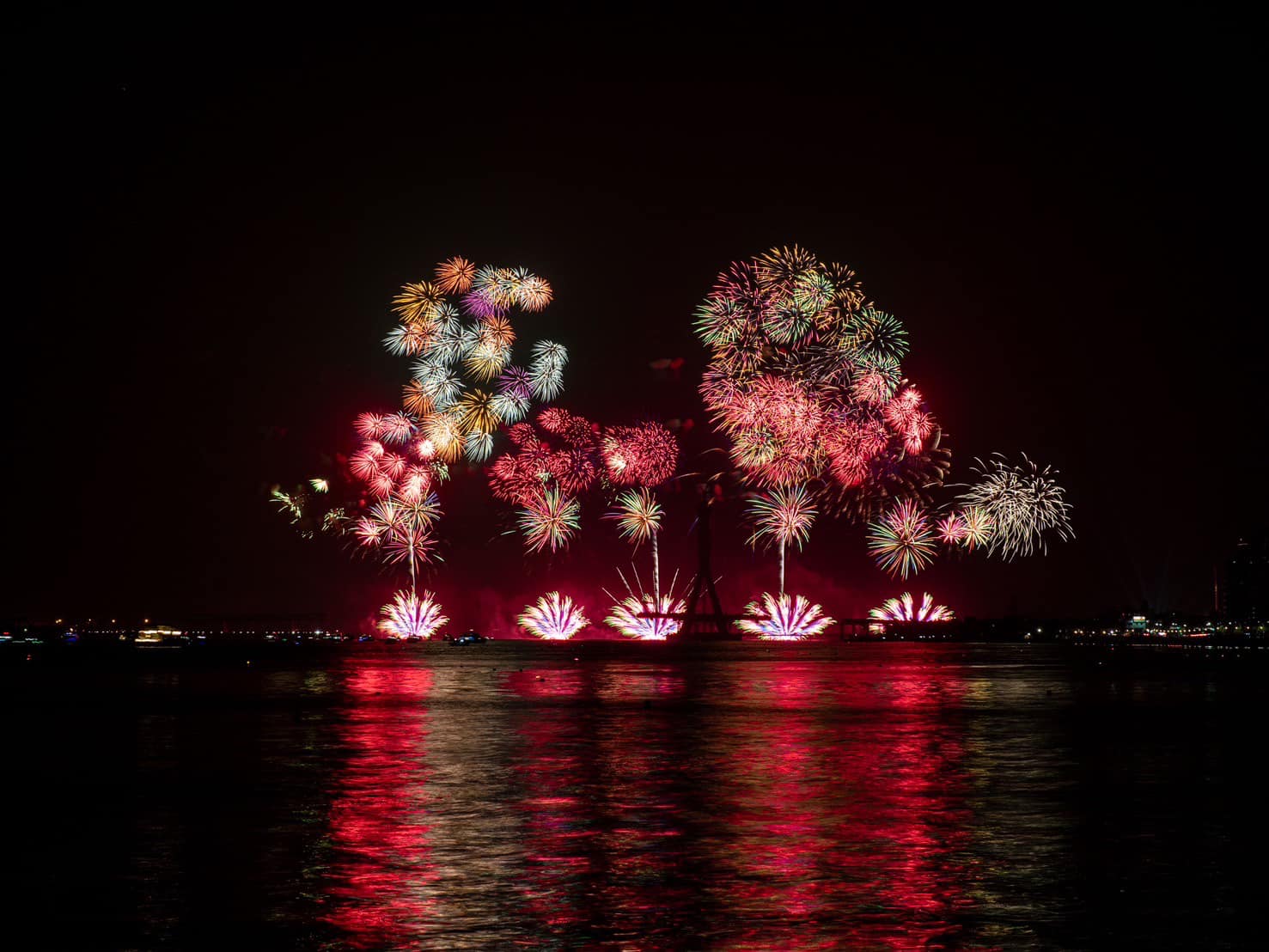 2025新年快樂-1